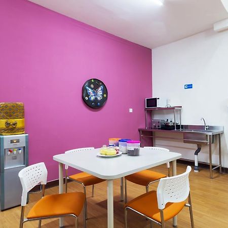 Cx Hostel Kuta Raya Eksteriør billede