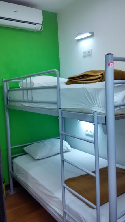Cx Hostel Kuta Raya Eksteriør billede