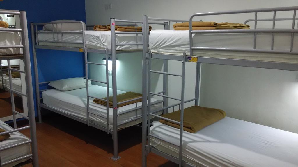 Cx Hostel Kuta Raya Eksteriør billede