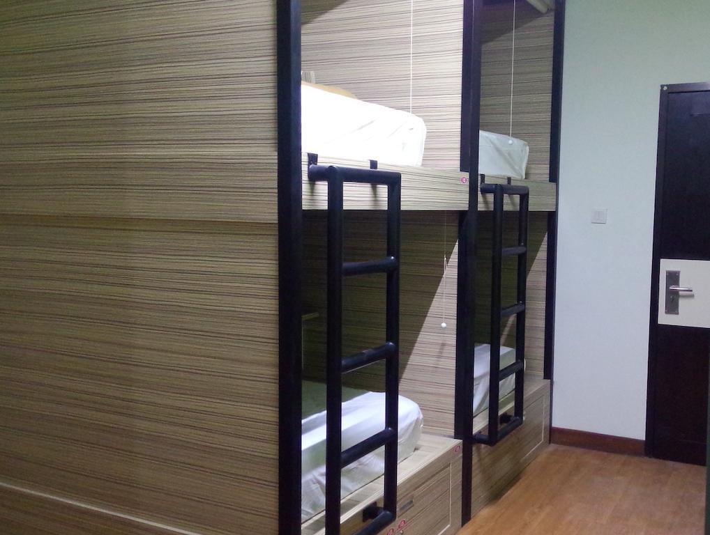Cx Hostel Kuta Raya Værelse billede
