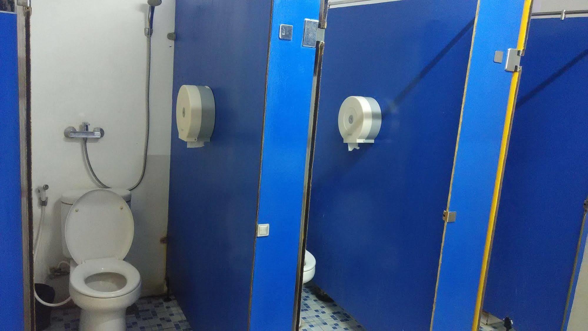 Cx Hostel Kuta Raya Eksteriør billede