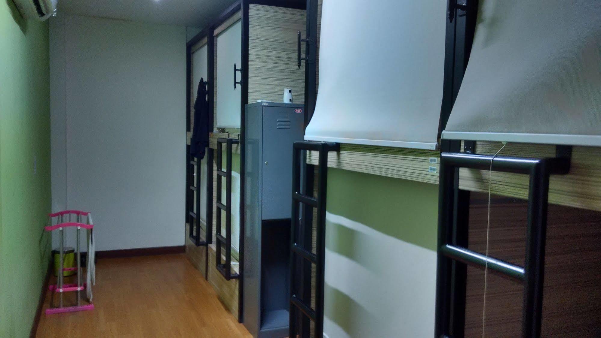 Cx Hostel Kuta Raya Eksteriør billede