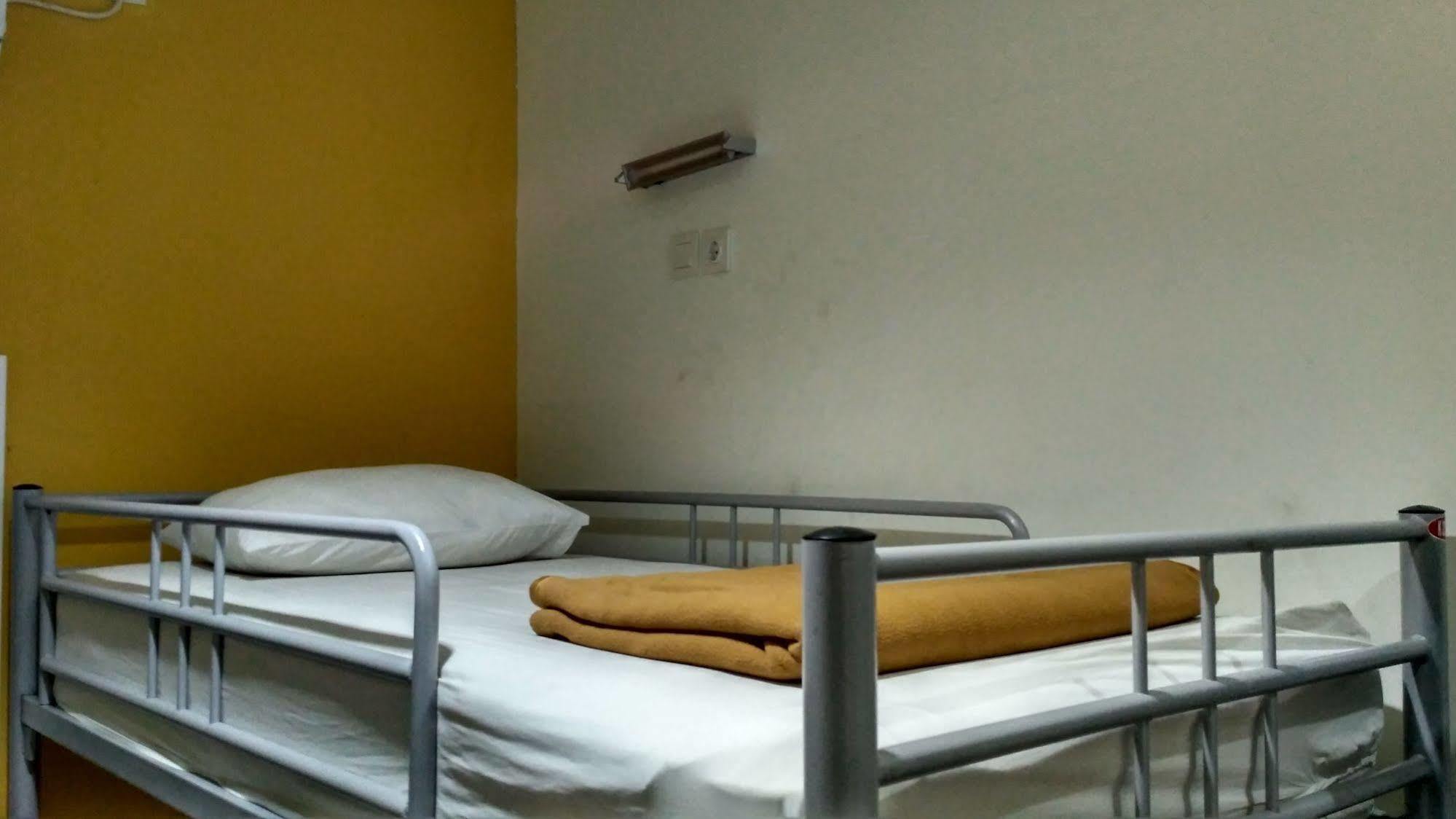 Cx Hostel Kuta Raya Eksteriør billede