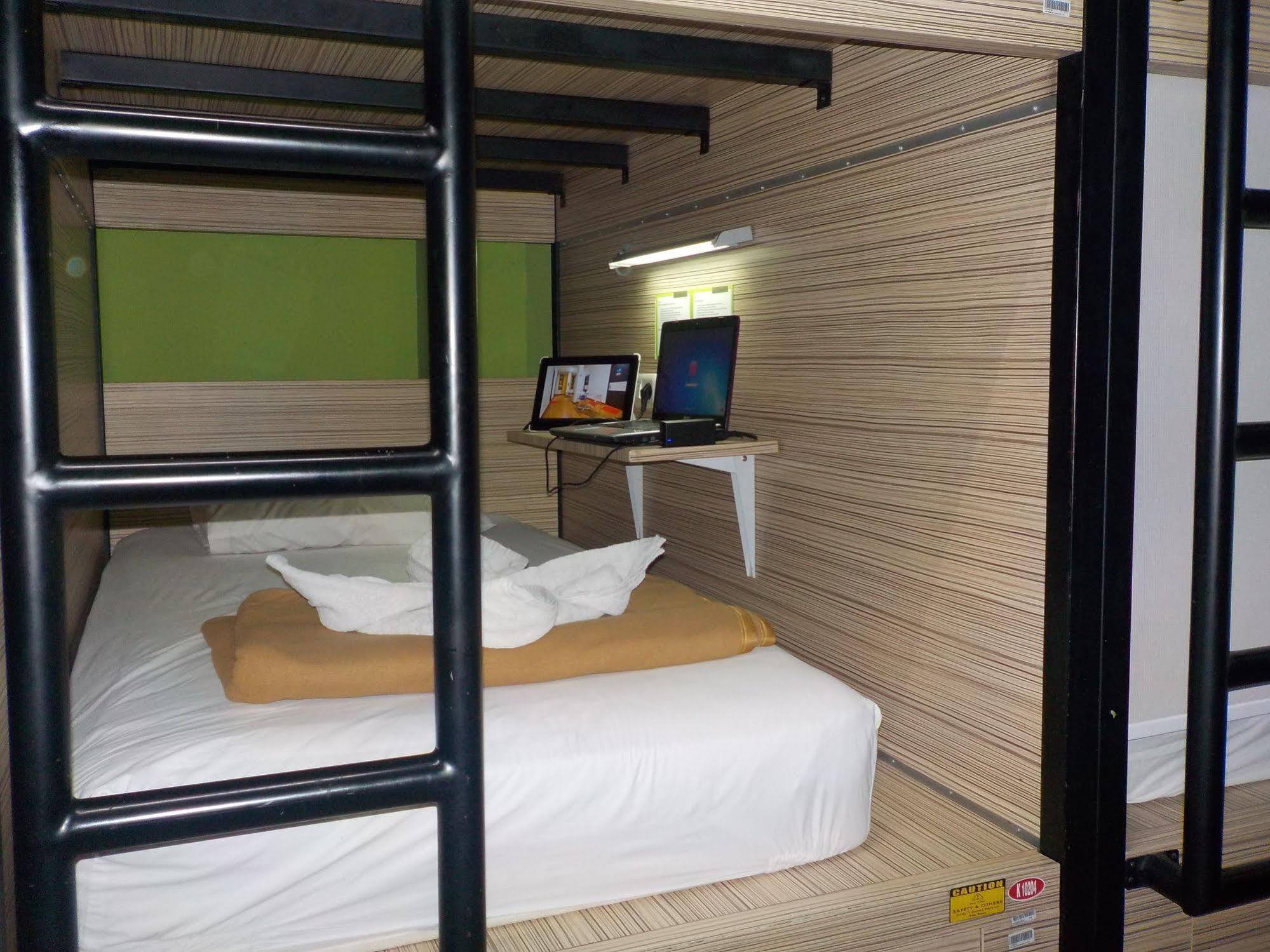 Cx Hostel Kuta Raya Eksteriør billede
