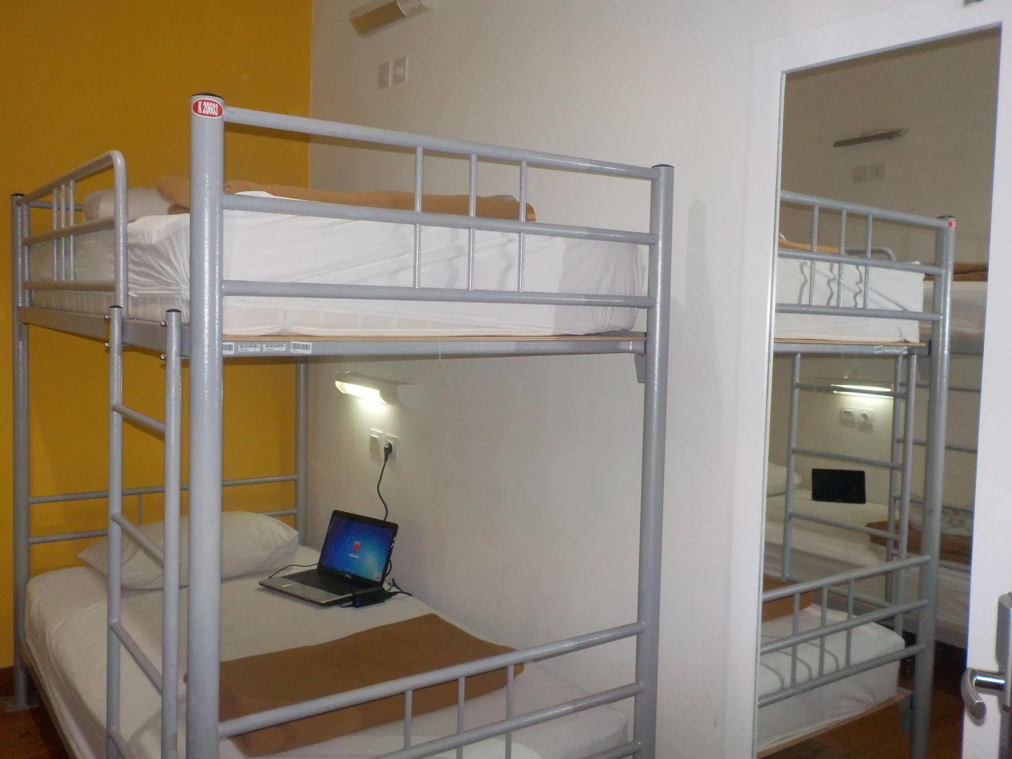 Cx Hostel Kuta Raya Eksteriør billede